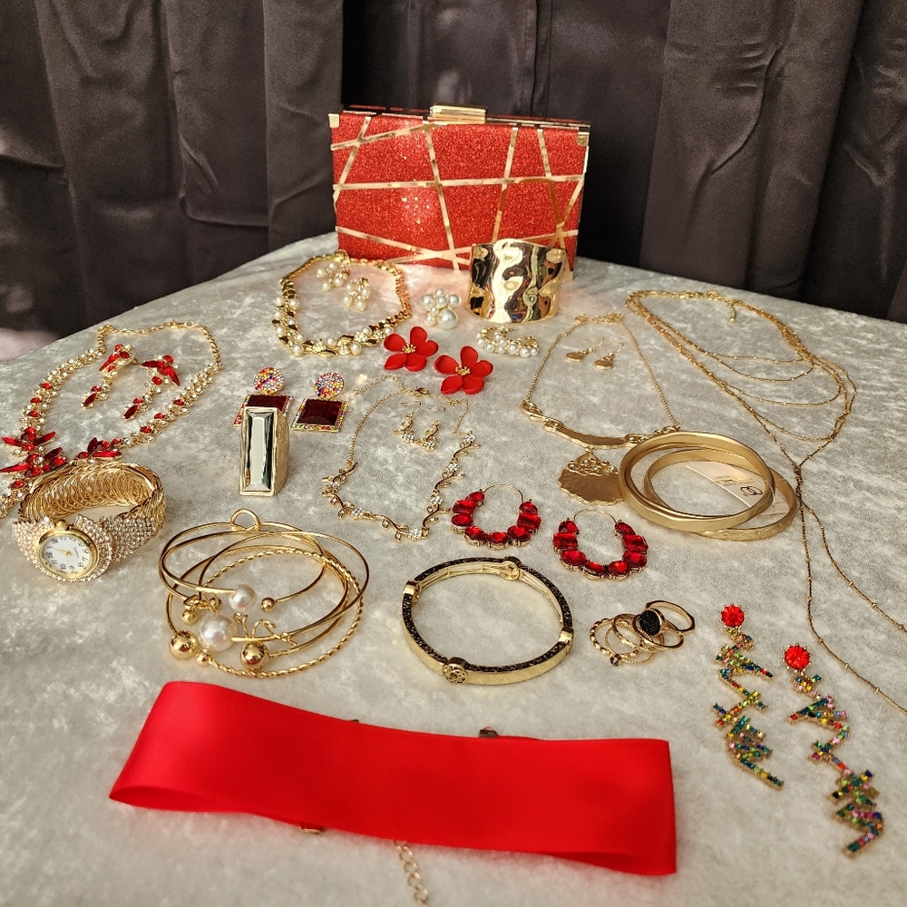 Clutch & Jewelry Bundle
